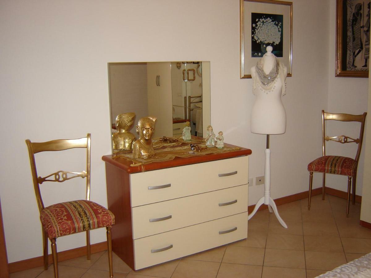 Casa Del Sole Appartamento N° 2 White And Gold Room Гавардо Екстериор снимка