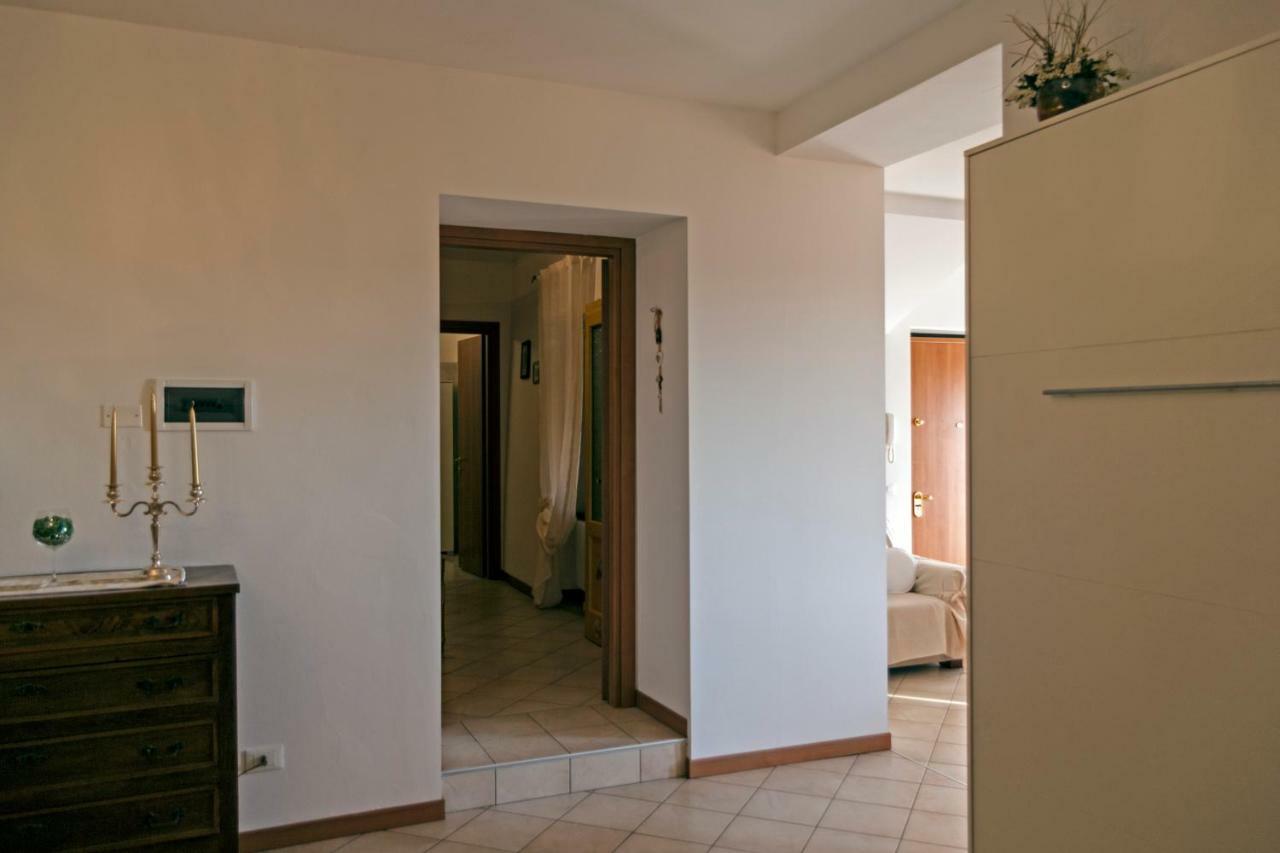 Casa Del Sole Appartamento N° 2 White And Gold Room Гавардо Екстериор снимка