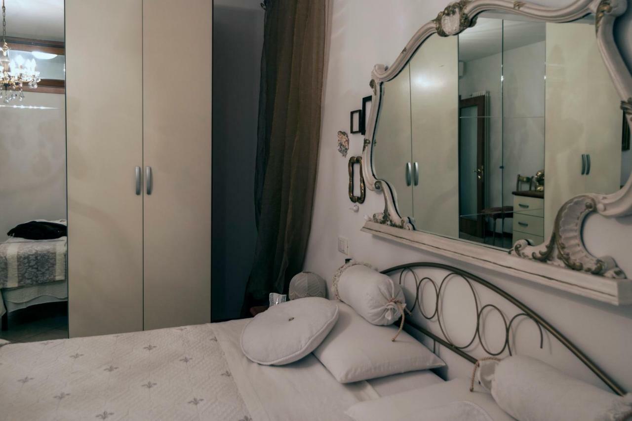Casa Del Sole Appartamento N° 2 White And Gold Room Гавардо Екстериор снимка
