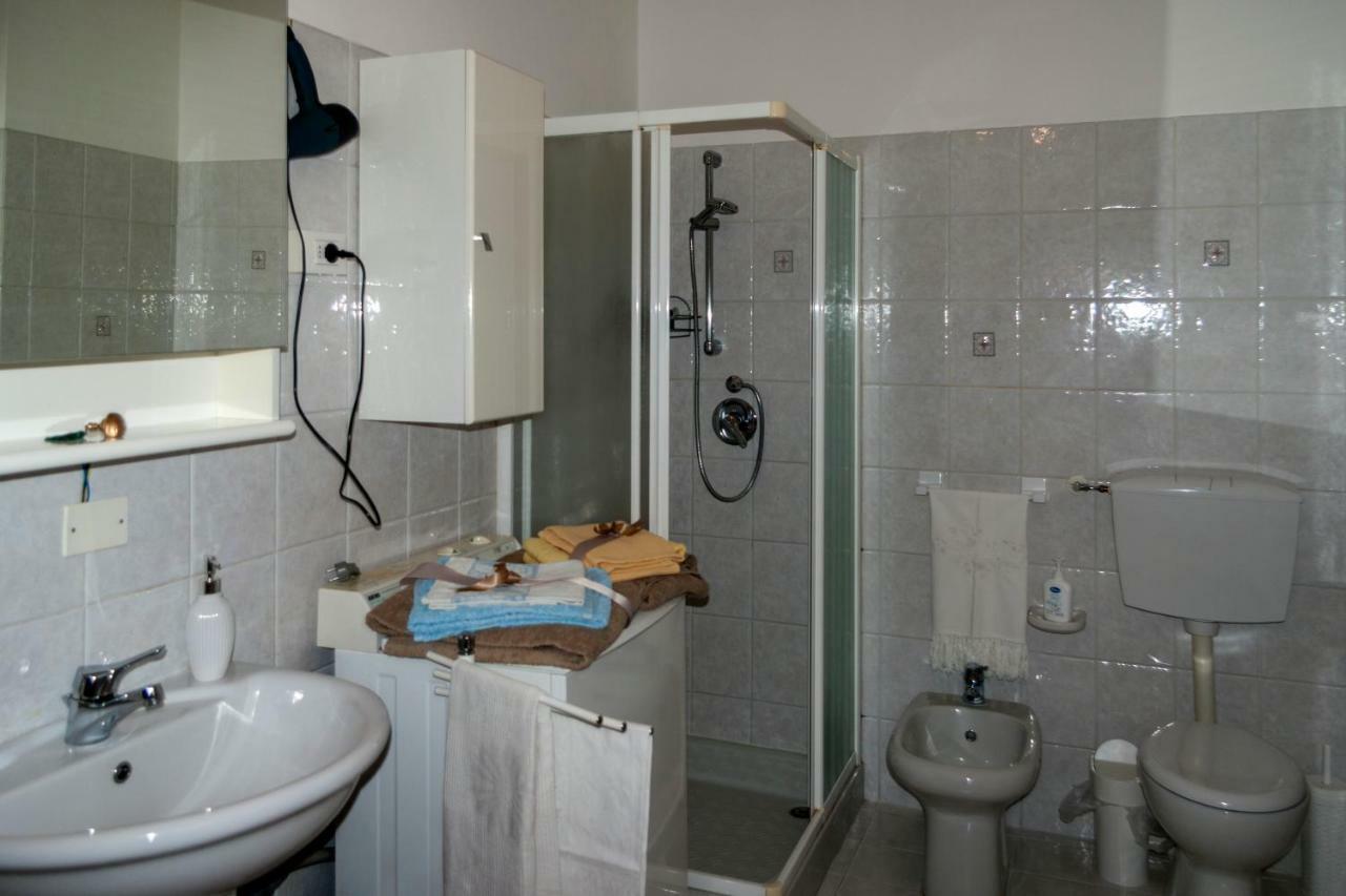 Casa Del Sole Appartamento N° 2 White And Gold Room Гавардо Екстериор снимка